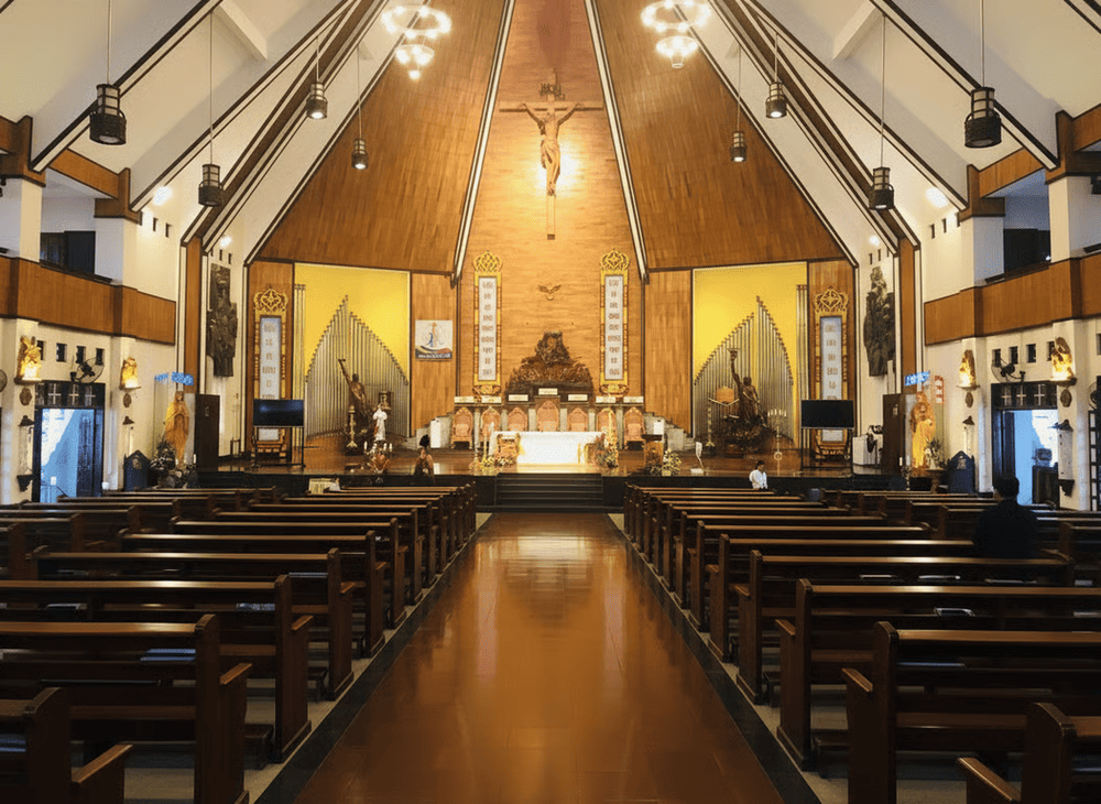 Khu vực cử hành Thánh lễ với sức chứa hàng ngàn người